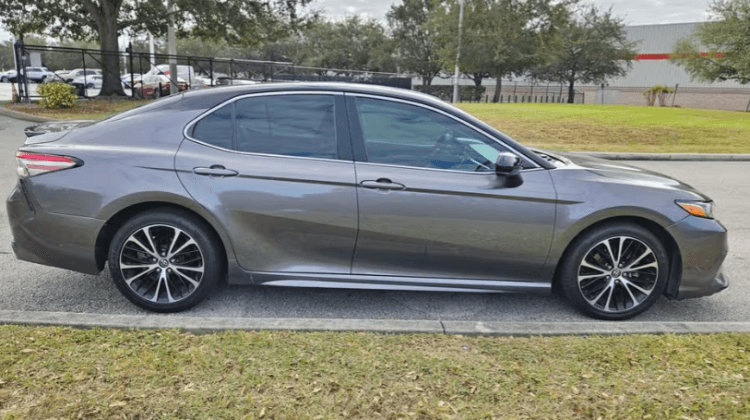 2018 Toyota Camry SE