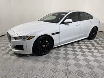 2017 Jaguar XE 35t R-Sport