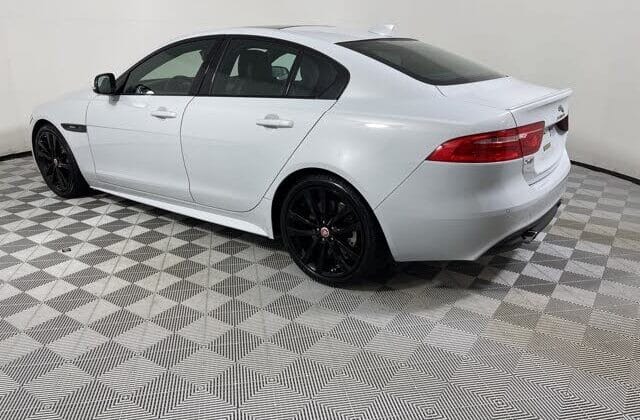 2017 Jaguar XE 35t R-Sport