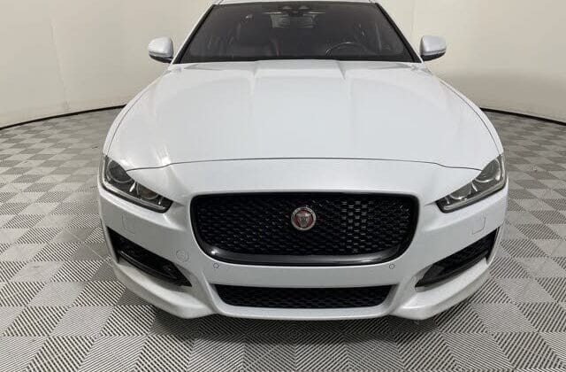 2017 Jaguar XE 35t R-Sport