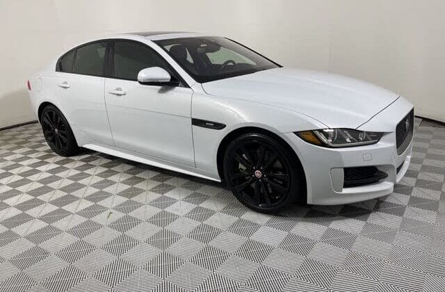2017 Jaguar XE 35t R-Sport