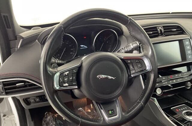 2017 Jaguar XE 35t R-Sport