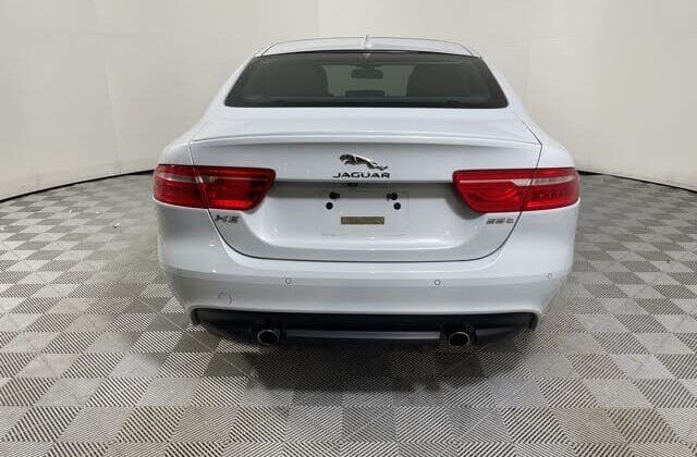 2017 Jaguar XE 35t R-Sport
