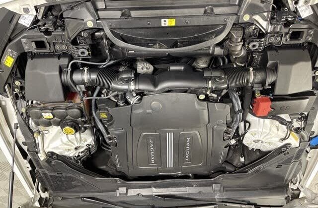 2017 Jaguar XE 35t R-Sport