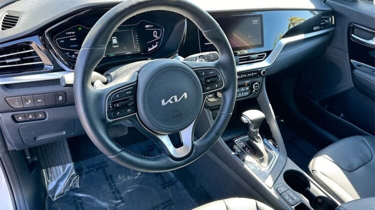 2022 Kia Niro Hybrid Plug-In EX Premium FWD